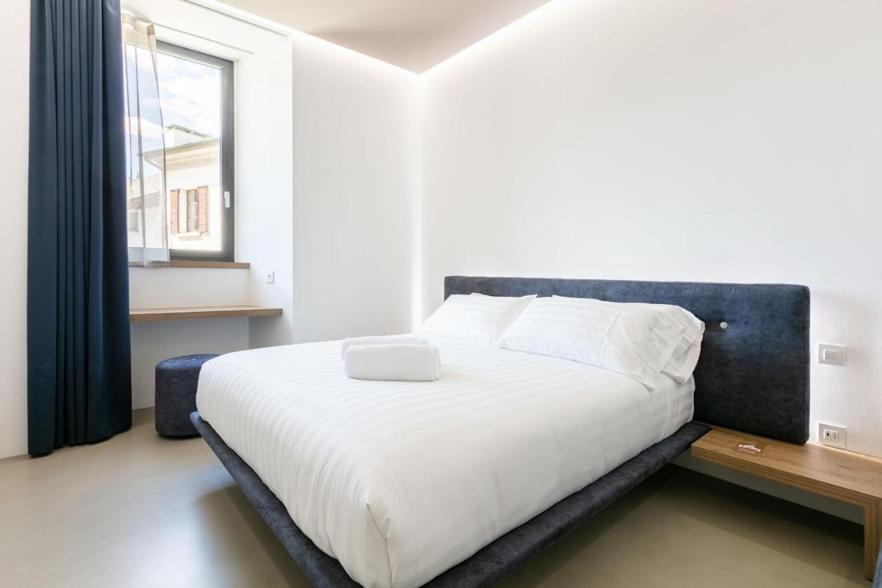 Domus Cavour Rooms&Suites Tirano Habitación foto