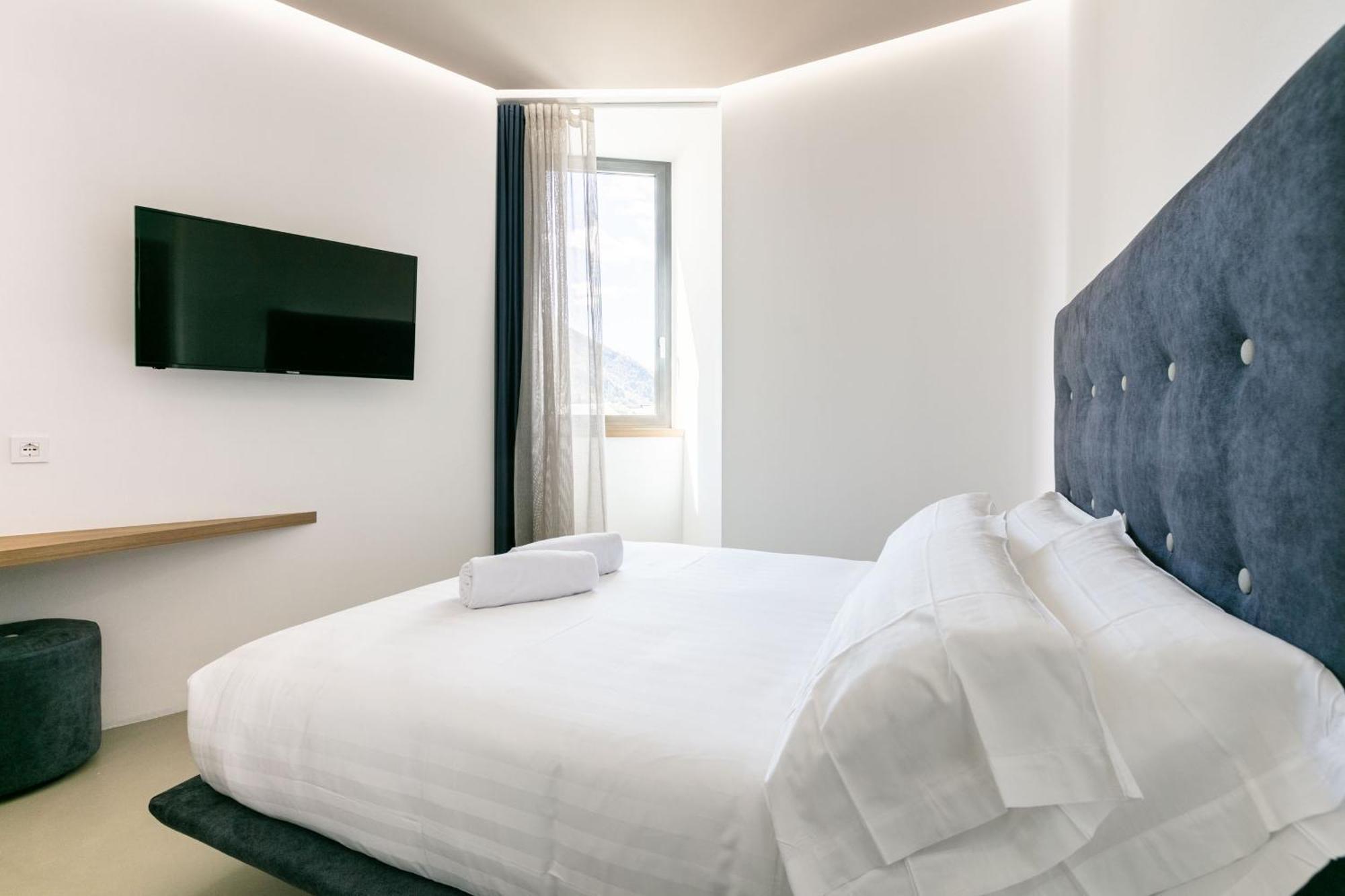 Domus Cavour Rooms&Suites Tirano Habitación foto