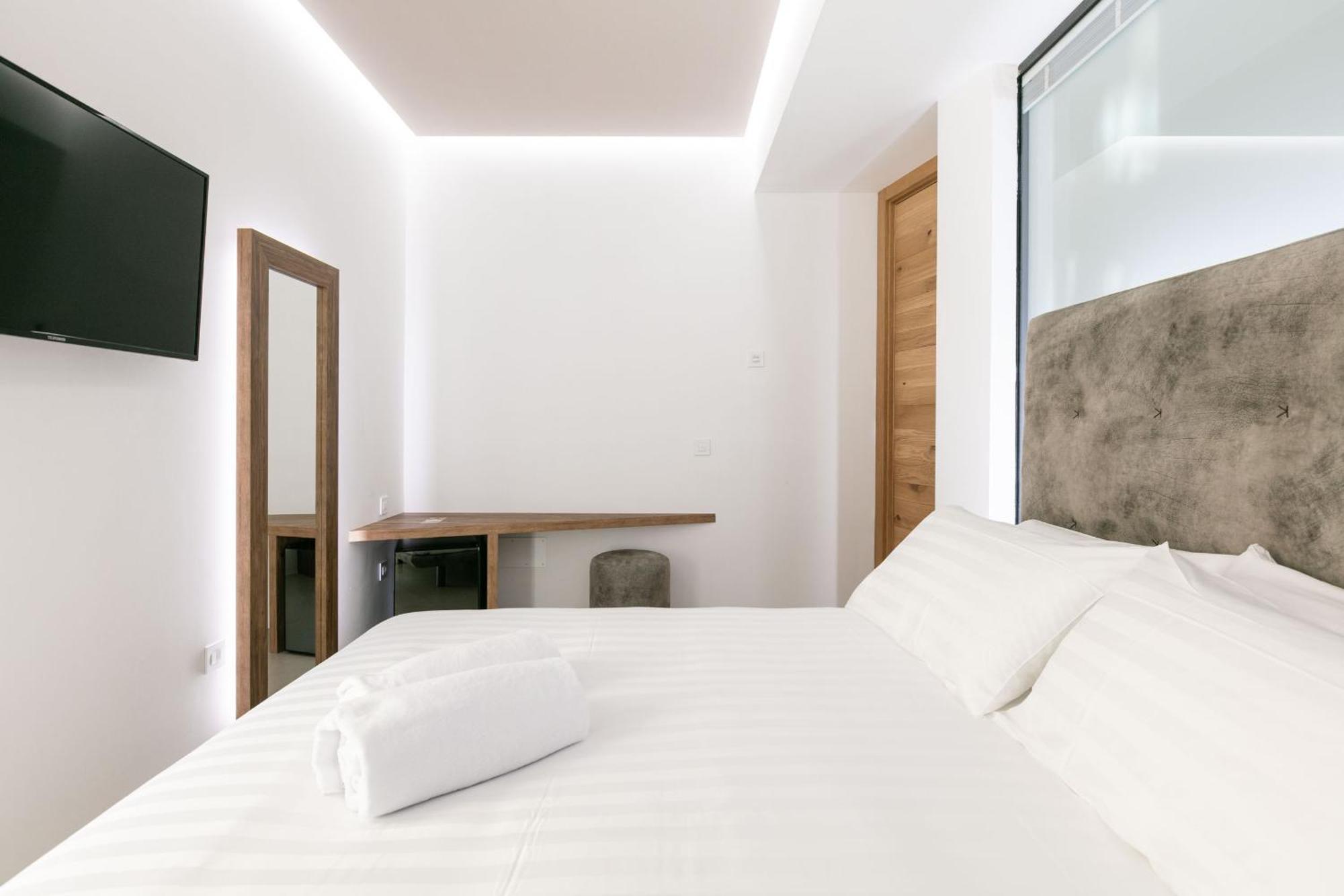 Domus Cavour Rooms&Suites Tirano Habitación foto