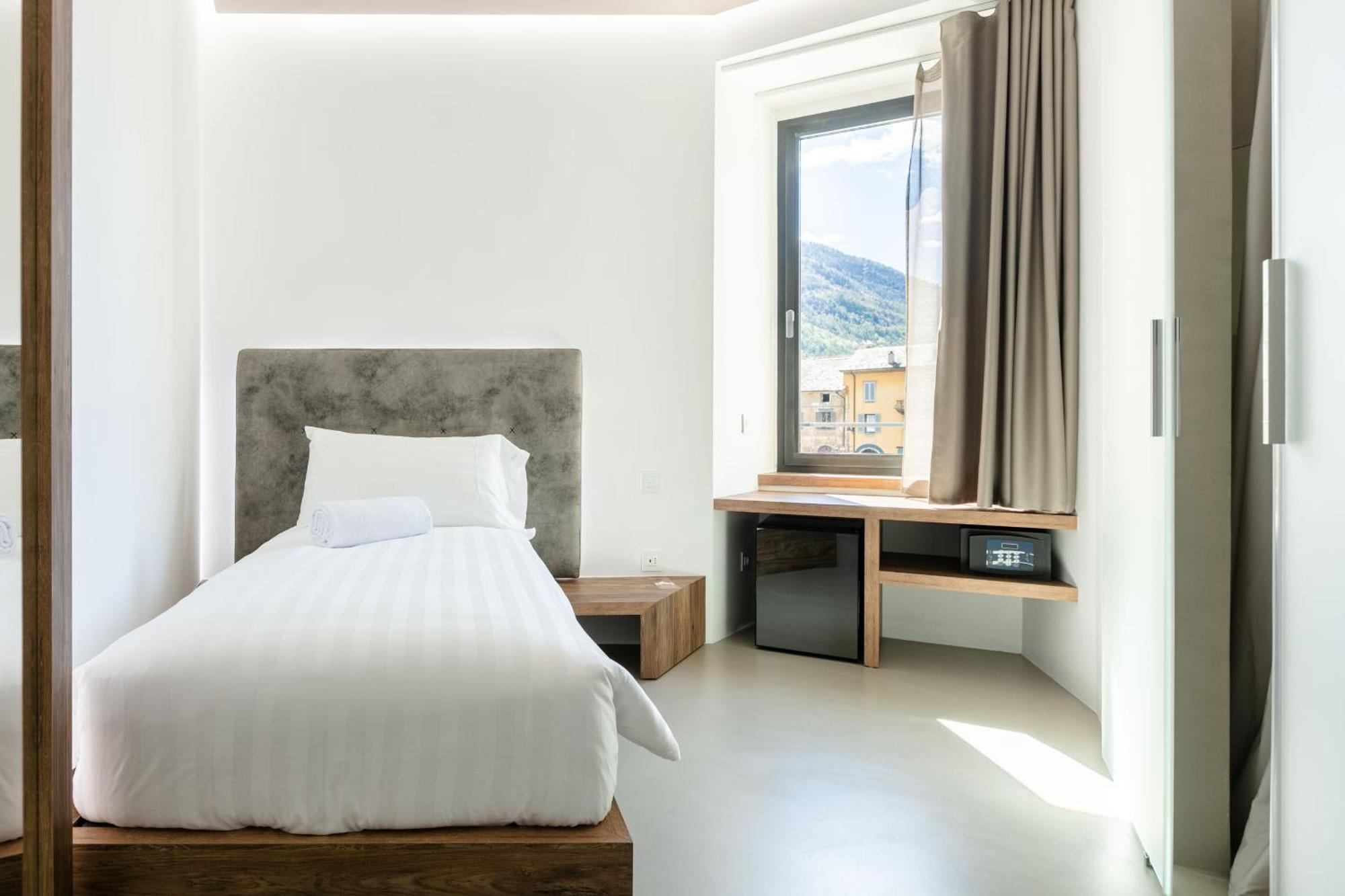 Domus Cavour Rooms&Suites Tirano Habitación foto